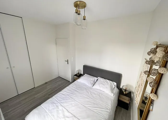 Le Peupliers, Avec Parking Pour 6 Personnes * La Rochelle (Charente-Maritime)